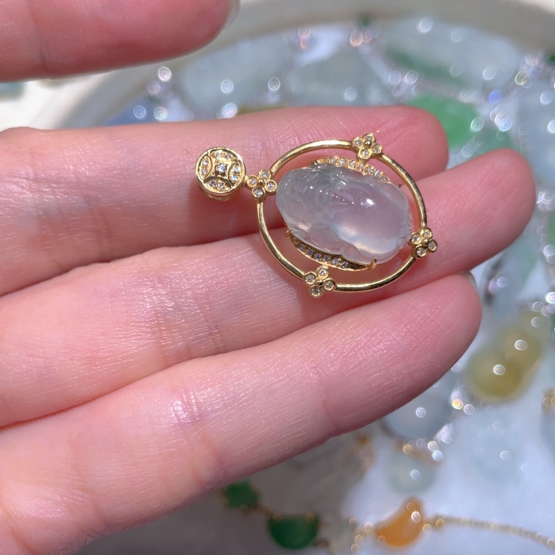 翡翠颈饰18K金镶嵌翡翠