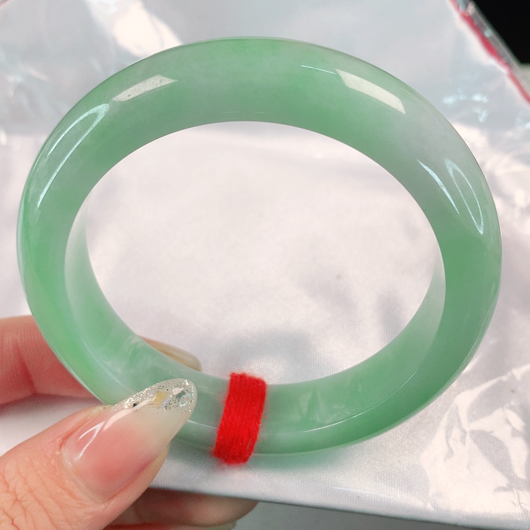 翡翠手镯未镶嵌4724翡翠