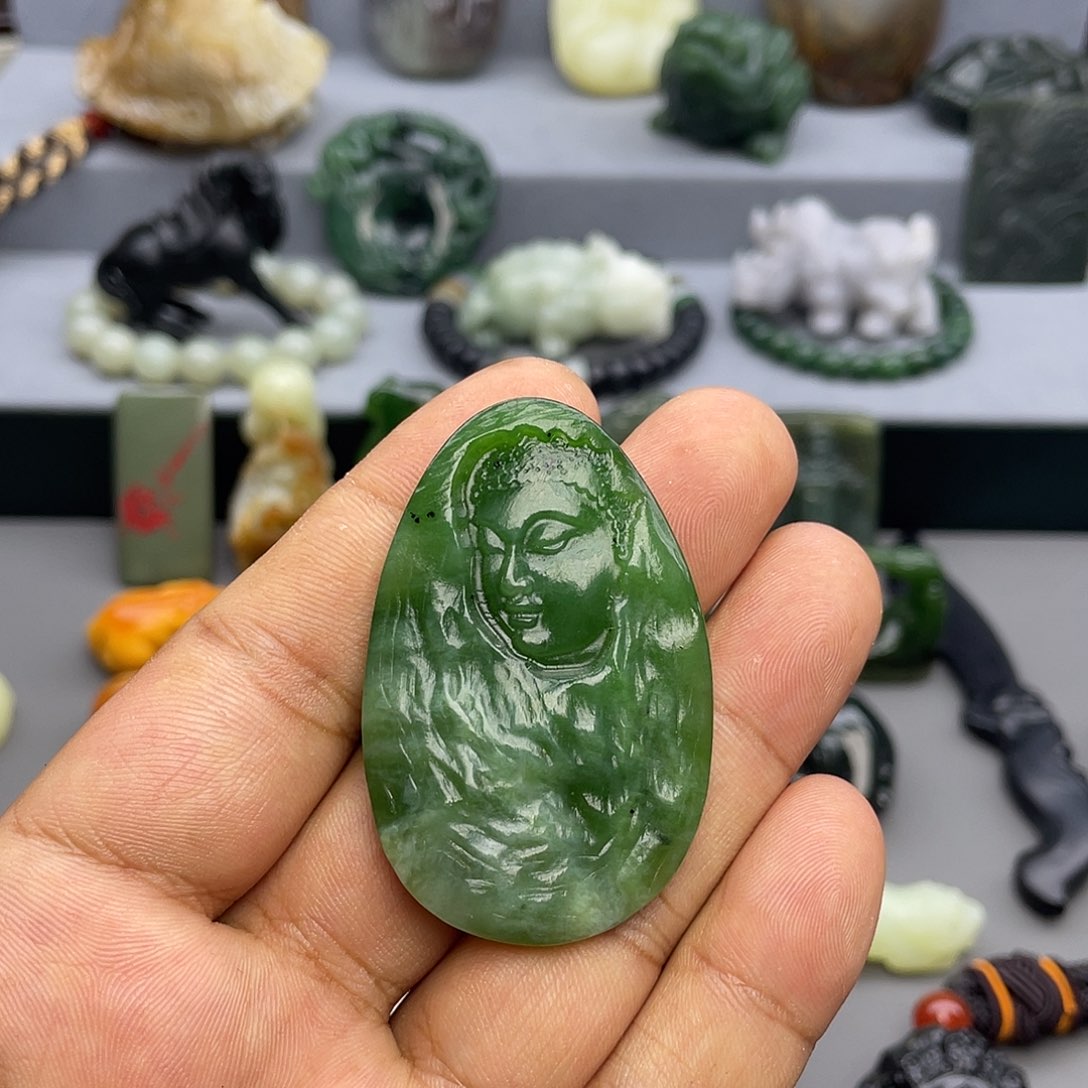 和田玉未镶嵌颈饰