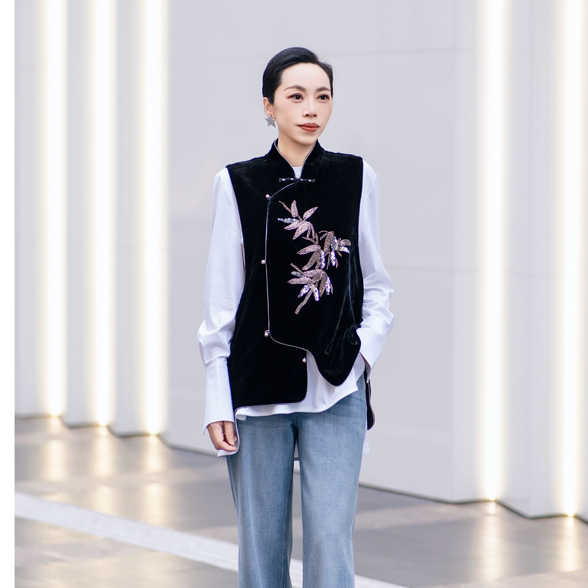 手工钉珠竹纹-复古盘扣国风无袖马甲W6SJ182A08