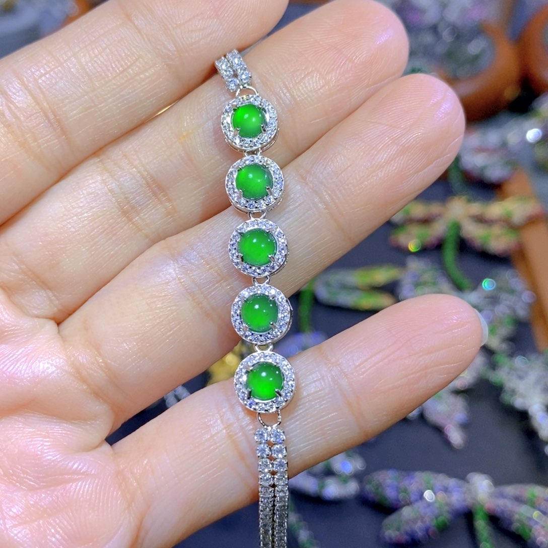 翡翠颈饰银S925镶嵌天然翡翠