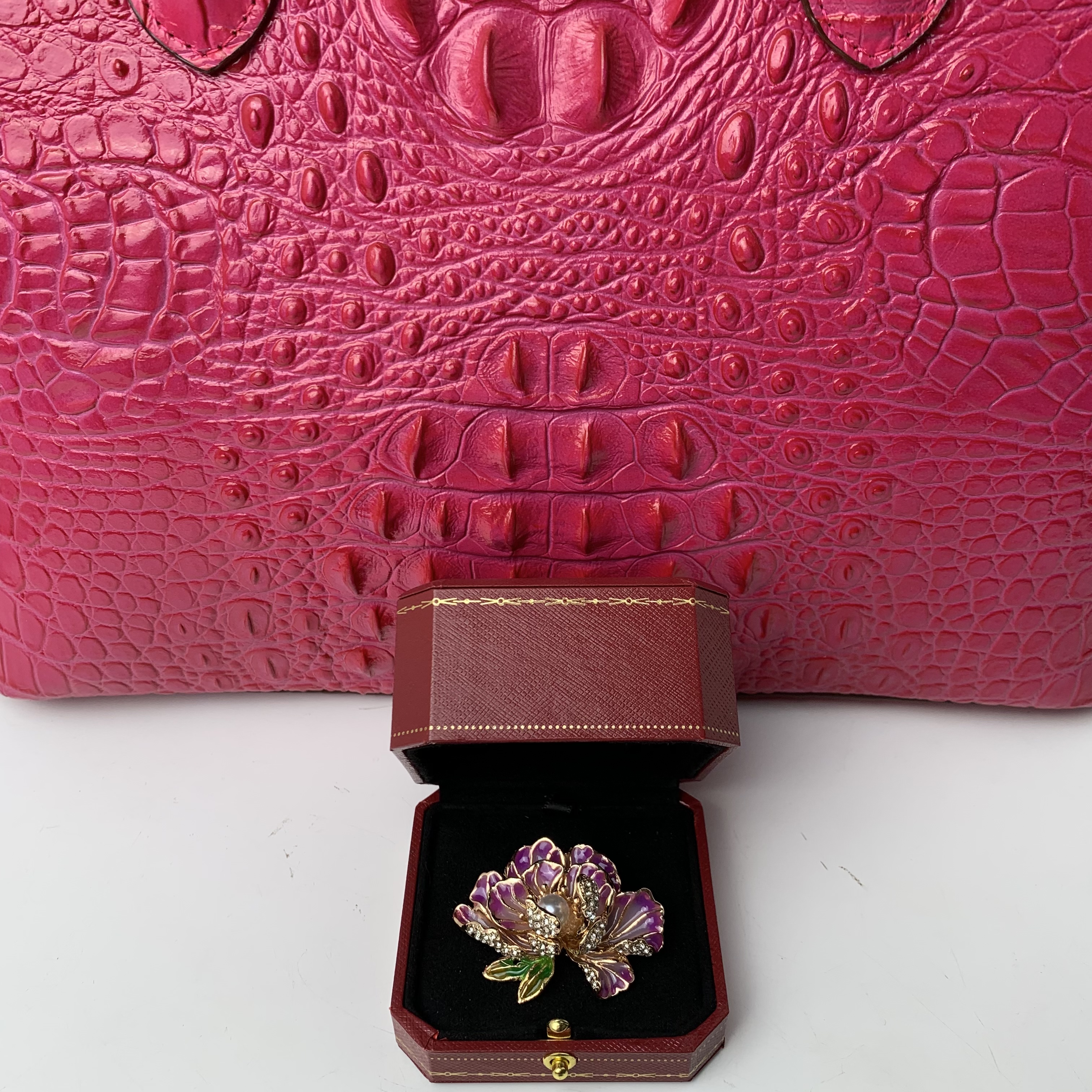 4544气质优雅女士渐变紫花朵胸针