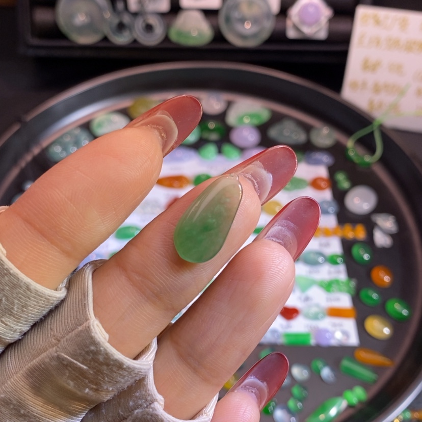 【闪购商品】翡翠挂件未镶嵌瓜