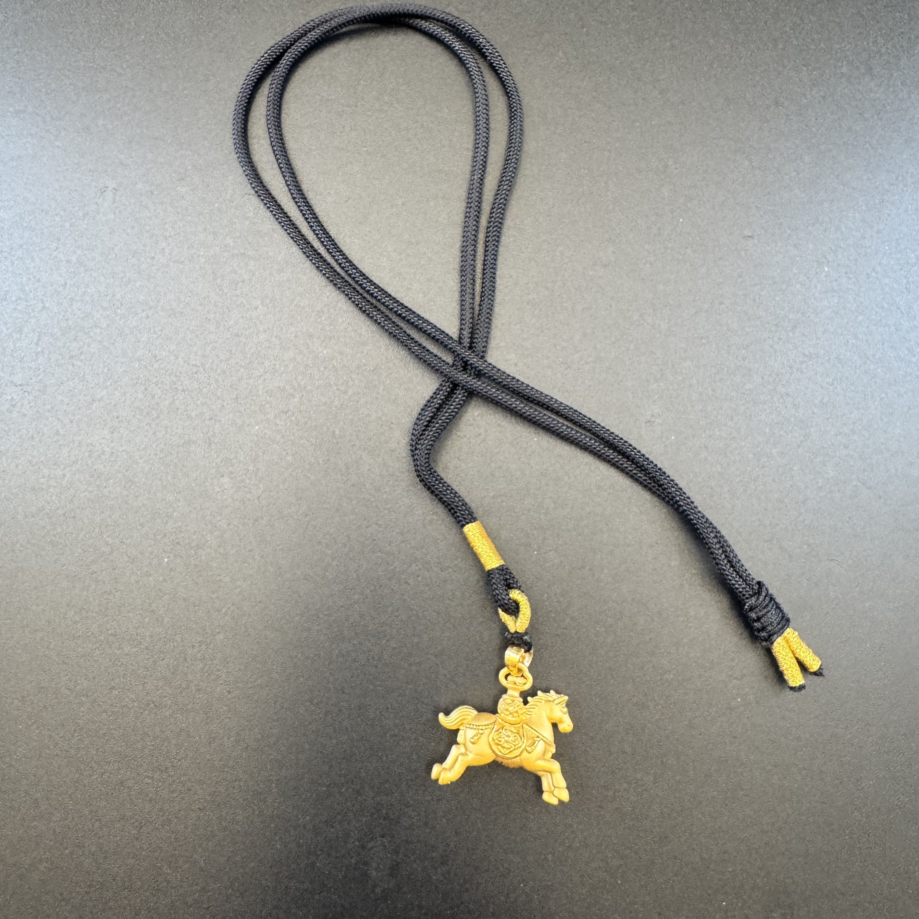 足金999 黄金古法素金马踏千里吊坠