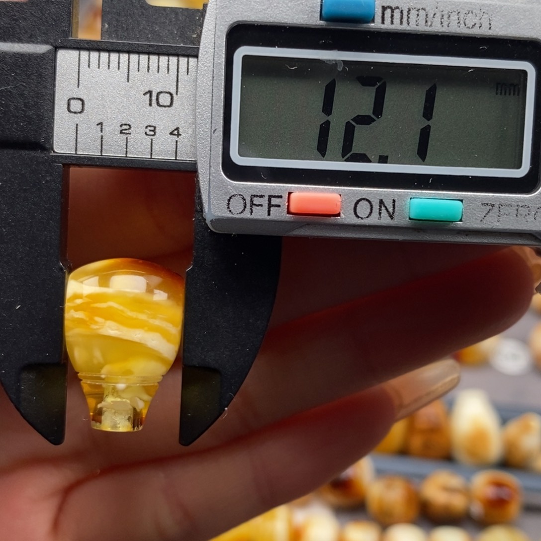 蜜蜡珠宝奇石未镶嵌