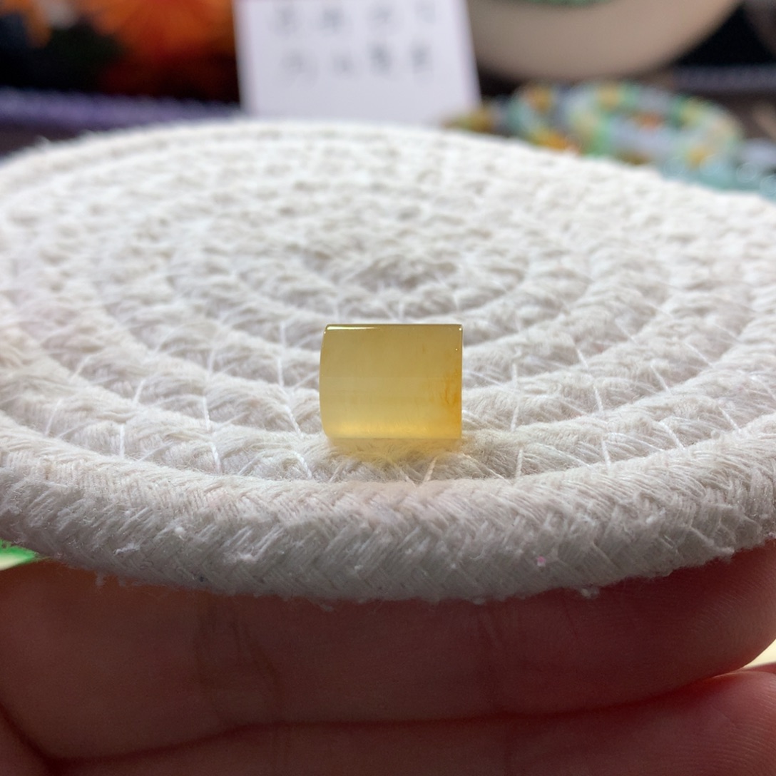 翡翠颈饰未镶嵌翡翠高冰冰黄翡桶珠