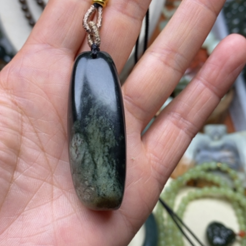 【闪购商品】未镶嵌岫岩河磨玉（透闪石质玉）挂件