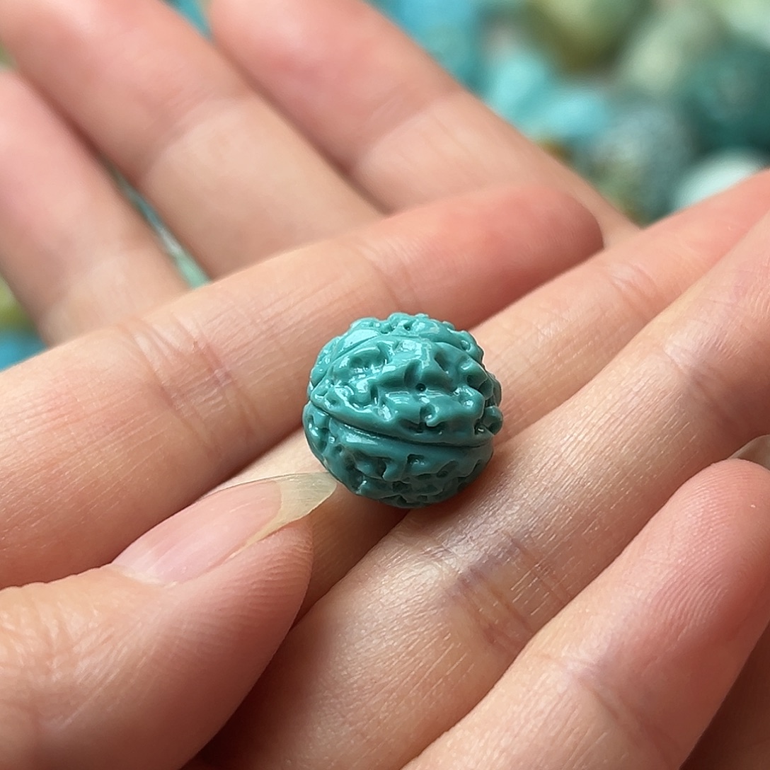 绿松石未镶嵌颈饰