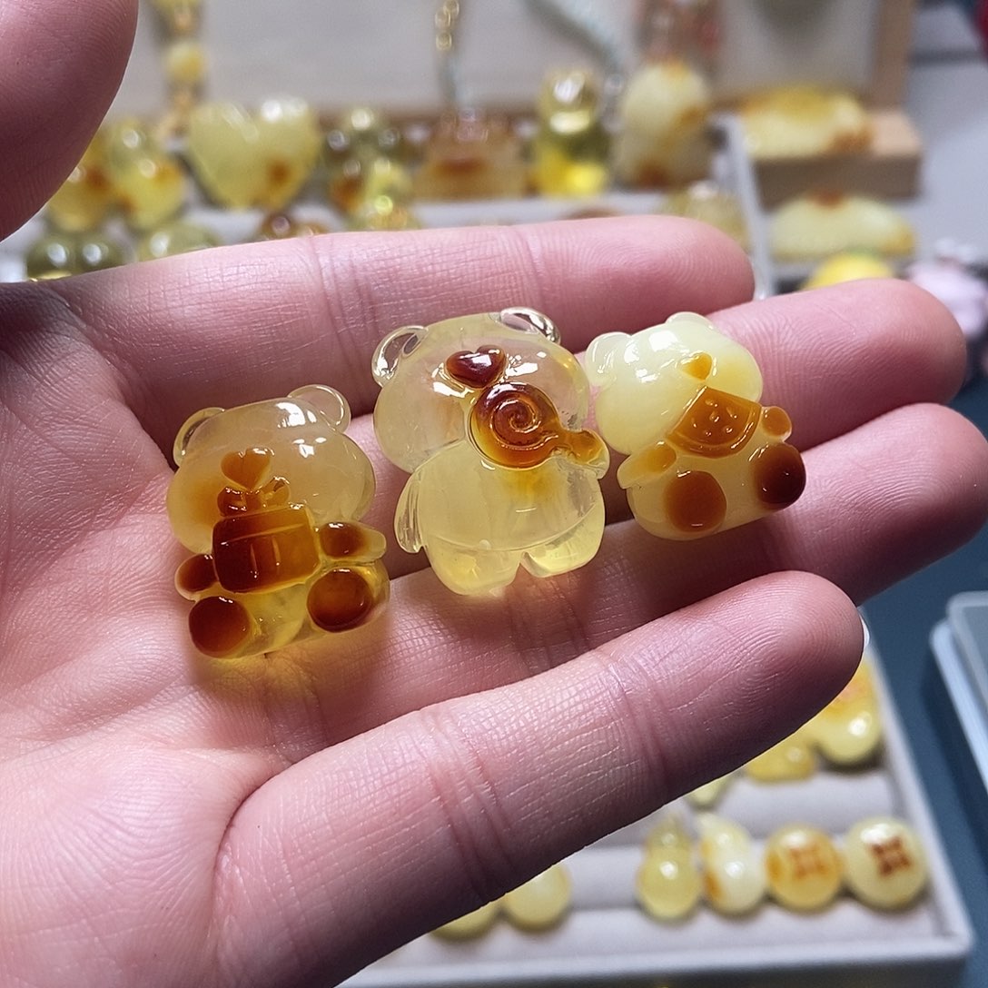 J****琥珀未镶嵌裸石天然琥珀蜜蜡