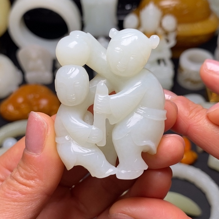 和田玉未镶嵌把件