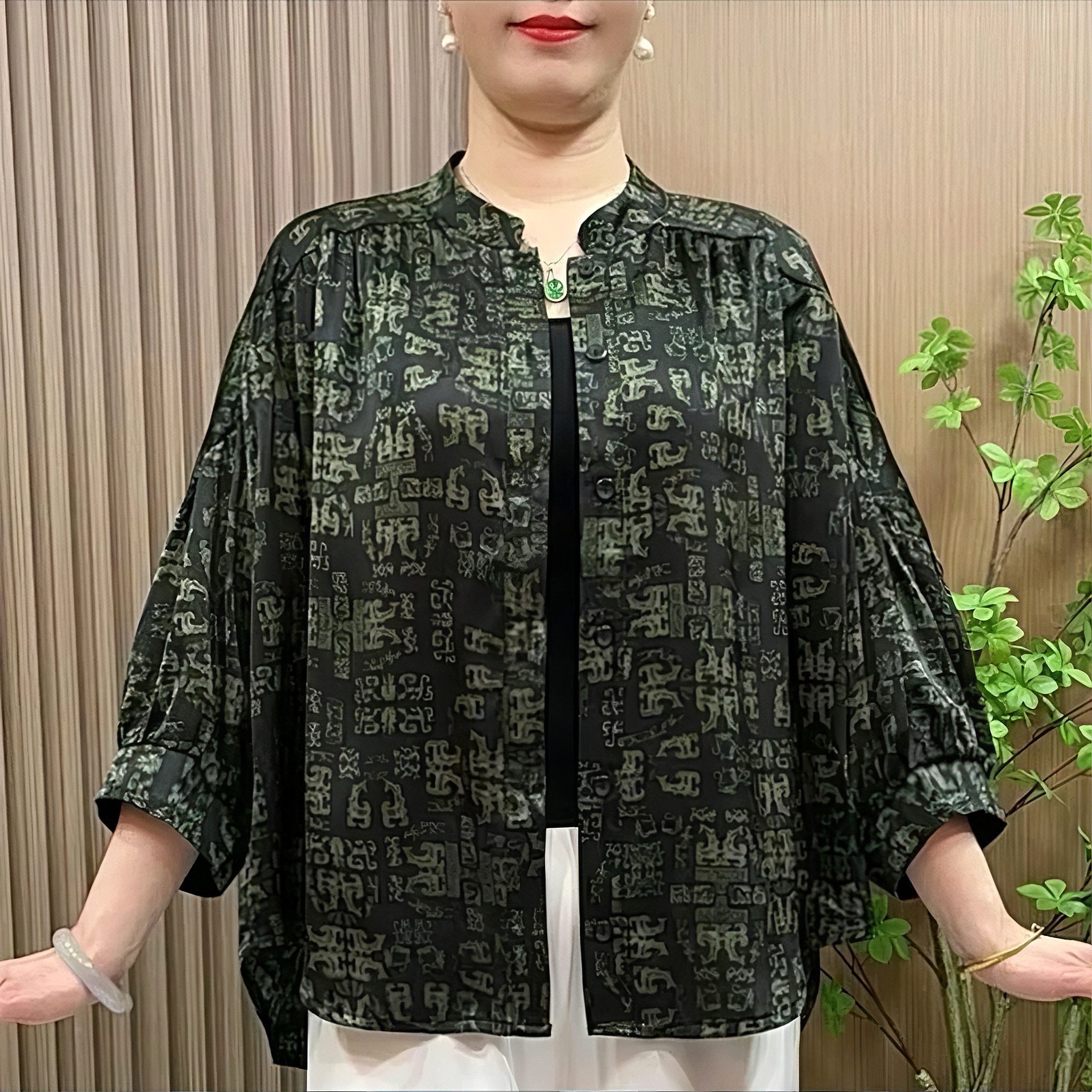 中老年妈妈装缎面提花七分袖短款印花立领上衣洋气女装