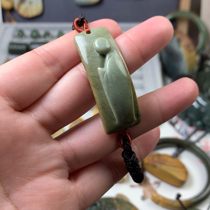 岫岩河磨玉（透闪石质玉）手牌未镶嵌