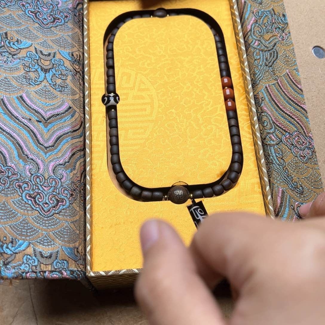 大叶紫檀（黑酸枝木类）