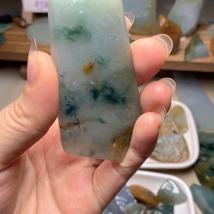 翡翠22K金镶嵌颈饰天然