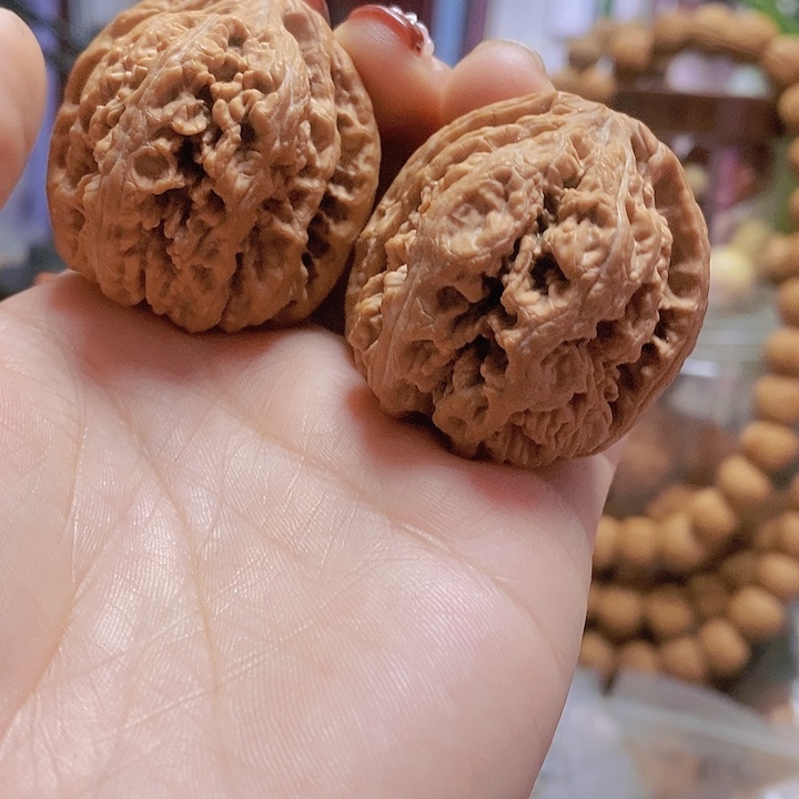 【闪购商品】文玩核桃把件39粗筋红皮