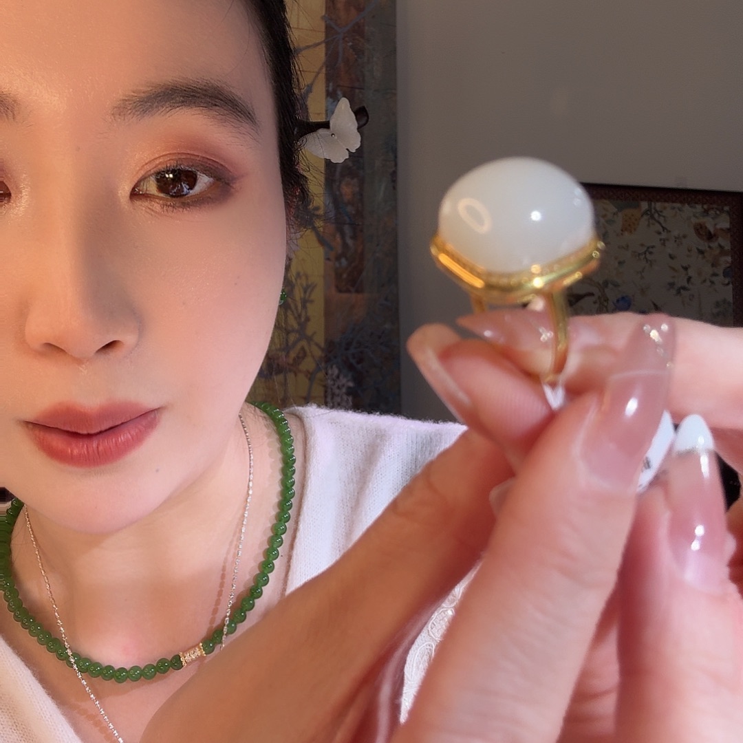 和田玉18K金镶嵌戒指