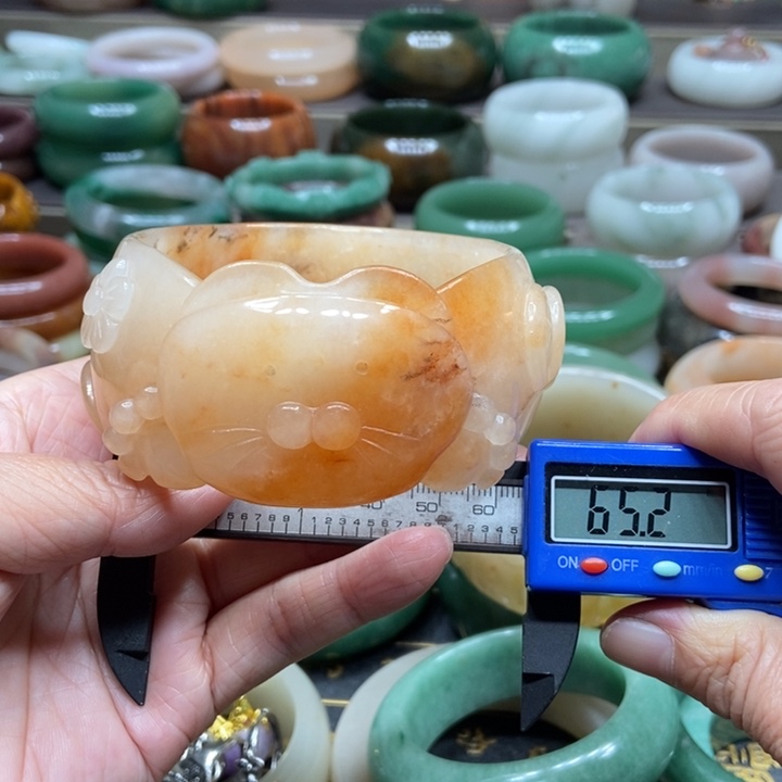 石英质玉手镯未镶嵌