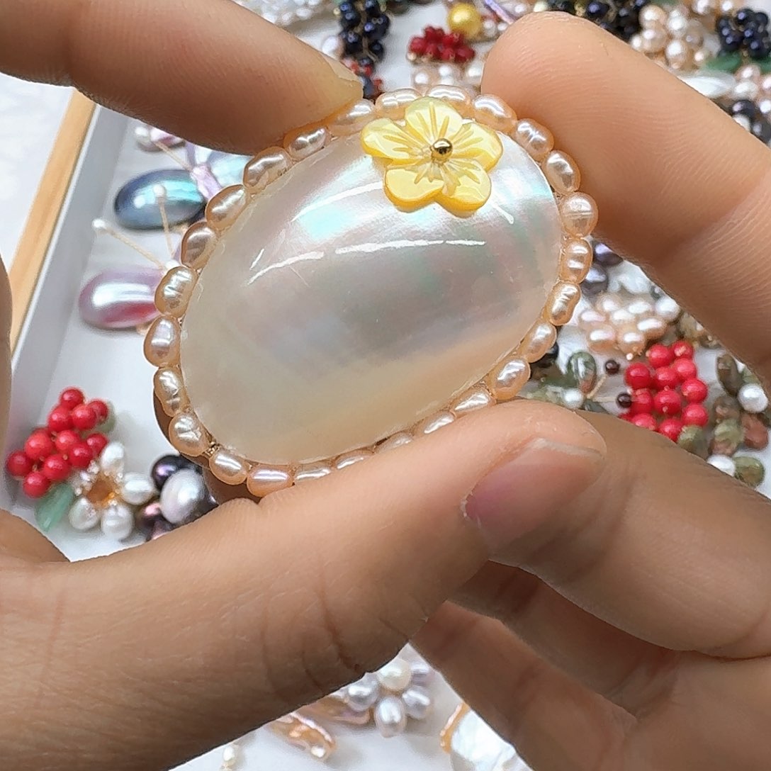 银S925镶嵌淡水珍珠胸饰