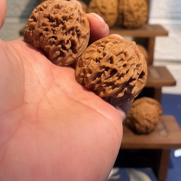 文玩核桃吊坠两楞