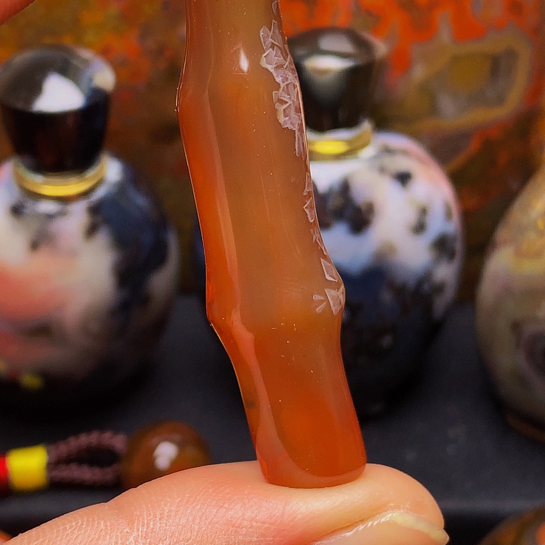 未镶嵌颈饰玛瑙/玉髓冒**鼎
