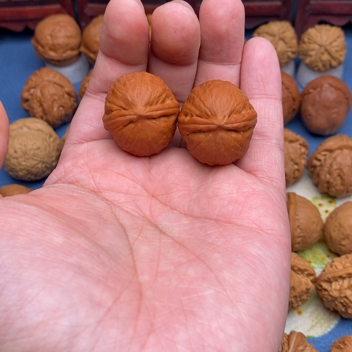 文玩核桃把件龙珠