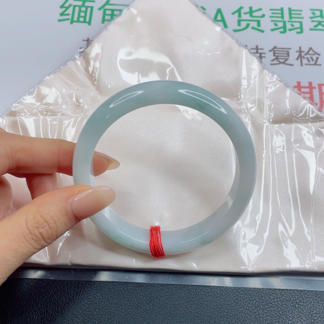 T****翡翠未镶嵌手镯翡翠