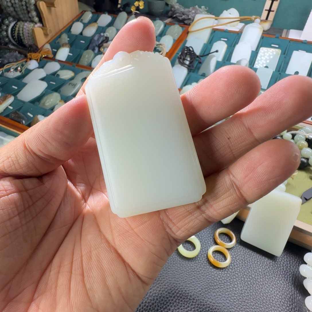 和田玉挂件未镶嵌骆*