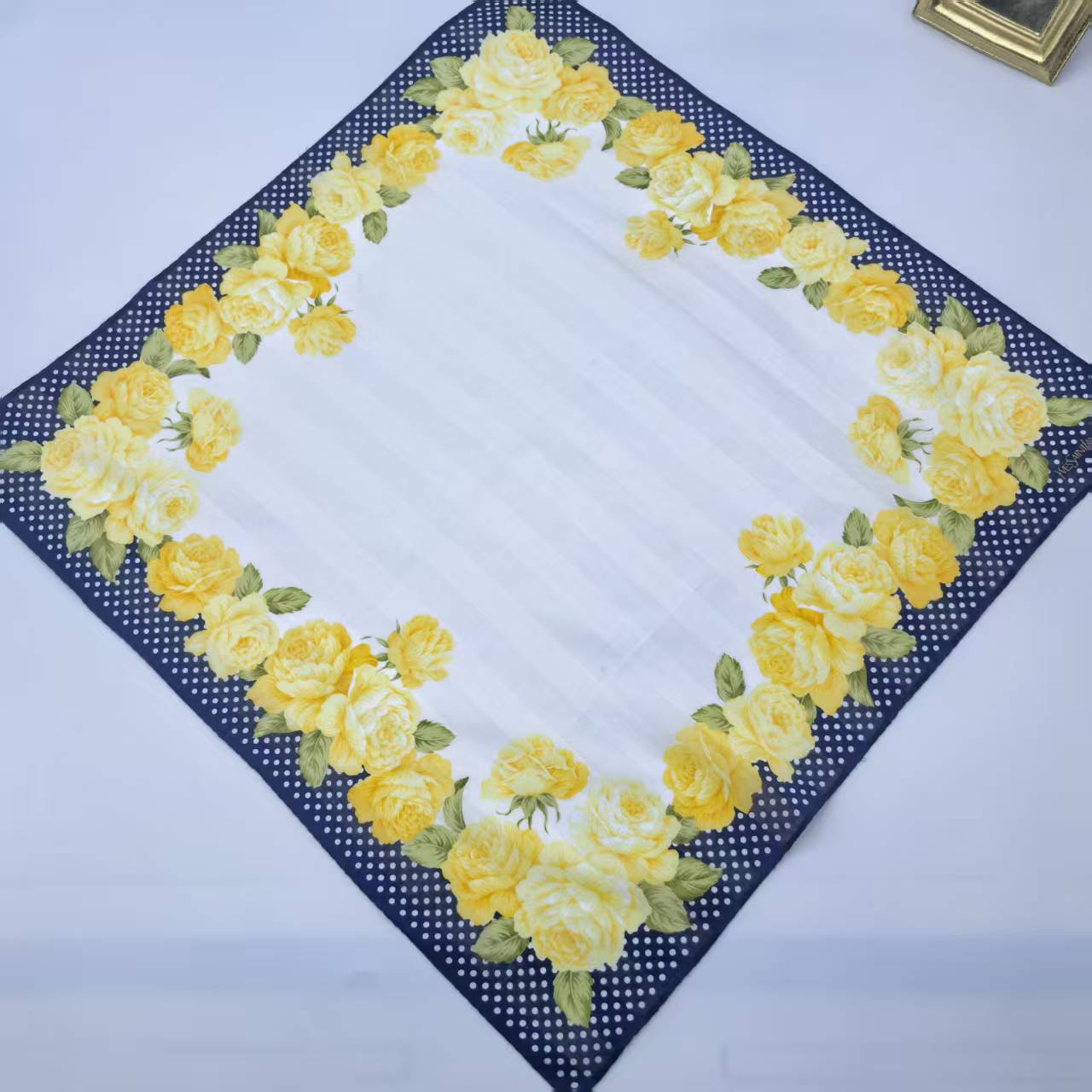 95新 YSL/圣罗兰 海囤/圣罗兰/丝巾/yy13073