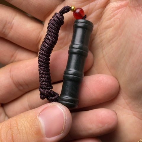 昨***风和田玉未镶嵌颈饰