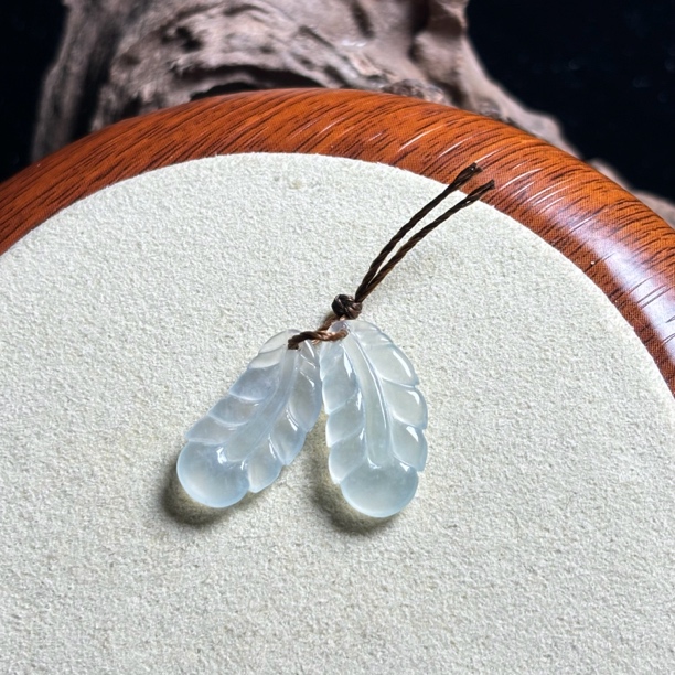 天然缅甸A货翡翠冰润起光羽毛一对精致款做耳饰不二之选18*7*3