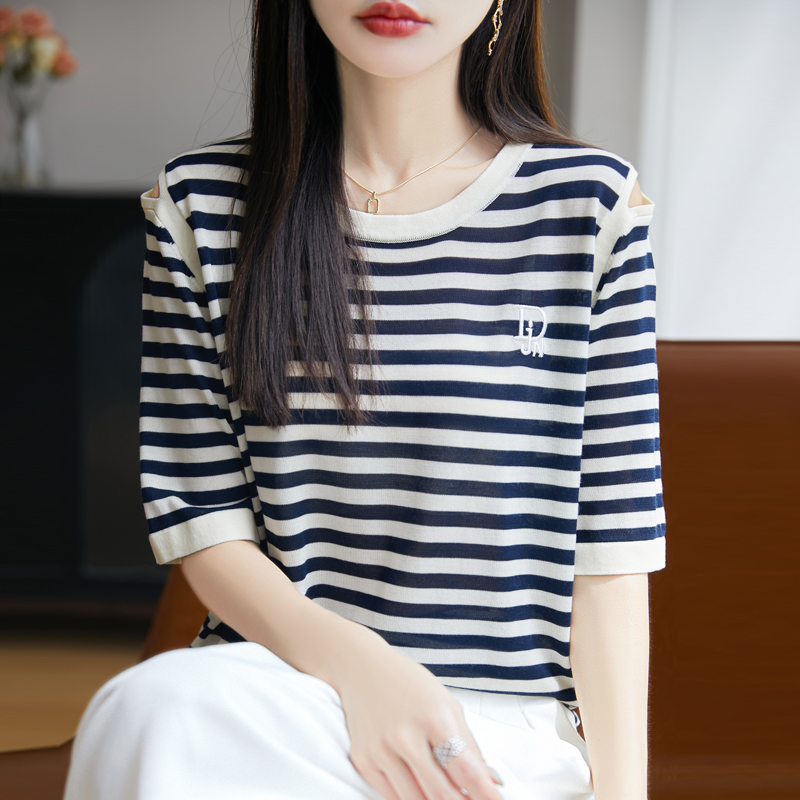 哥弟阿玛施正品夏季时尚百搭莱赛尔针织露肩短袖女圆领刺绣上衣女