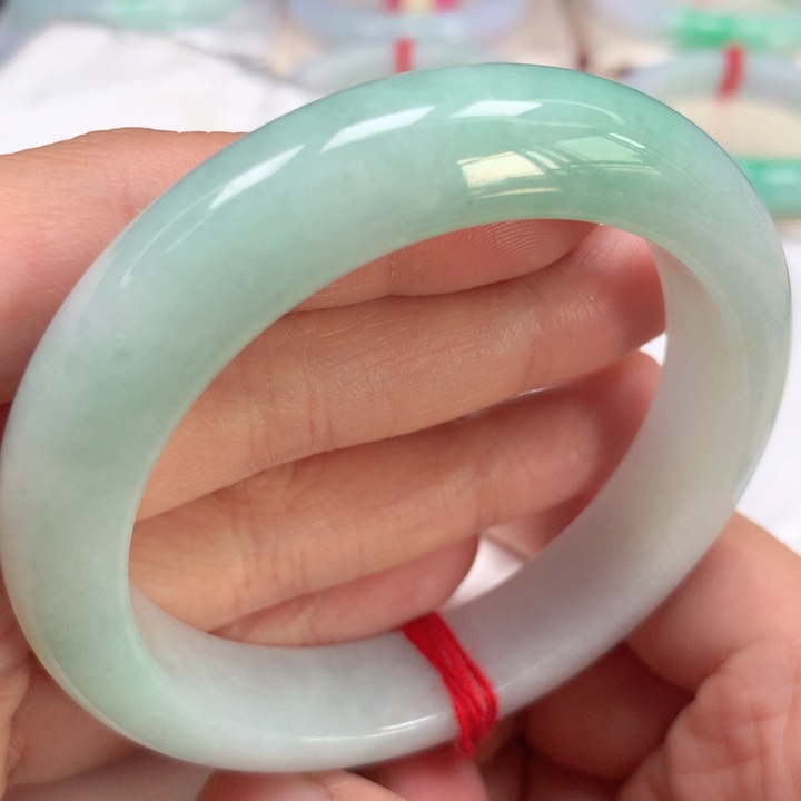 翡翠手镯未镶嵌半山水阳绿45号