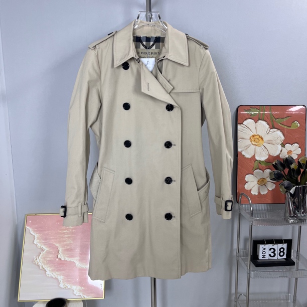99新 BURBERRY/博柏利 Burberry 蜜色 风衣 98新 10码 A6093
