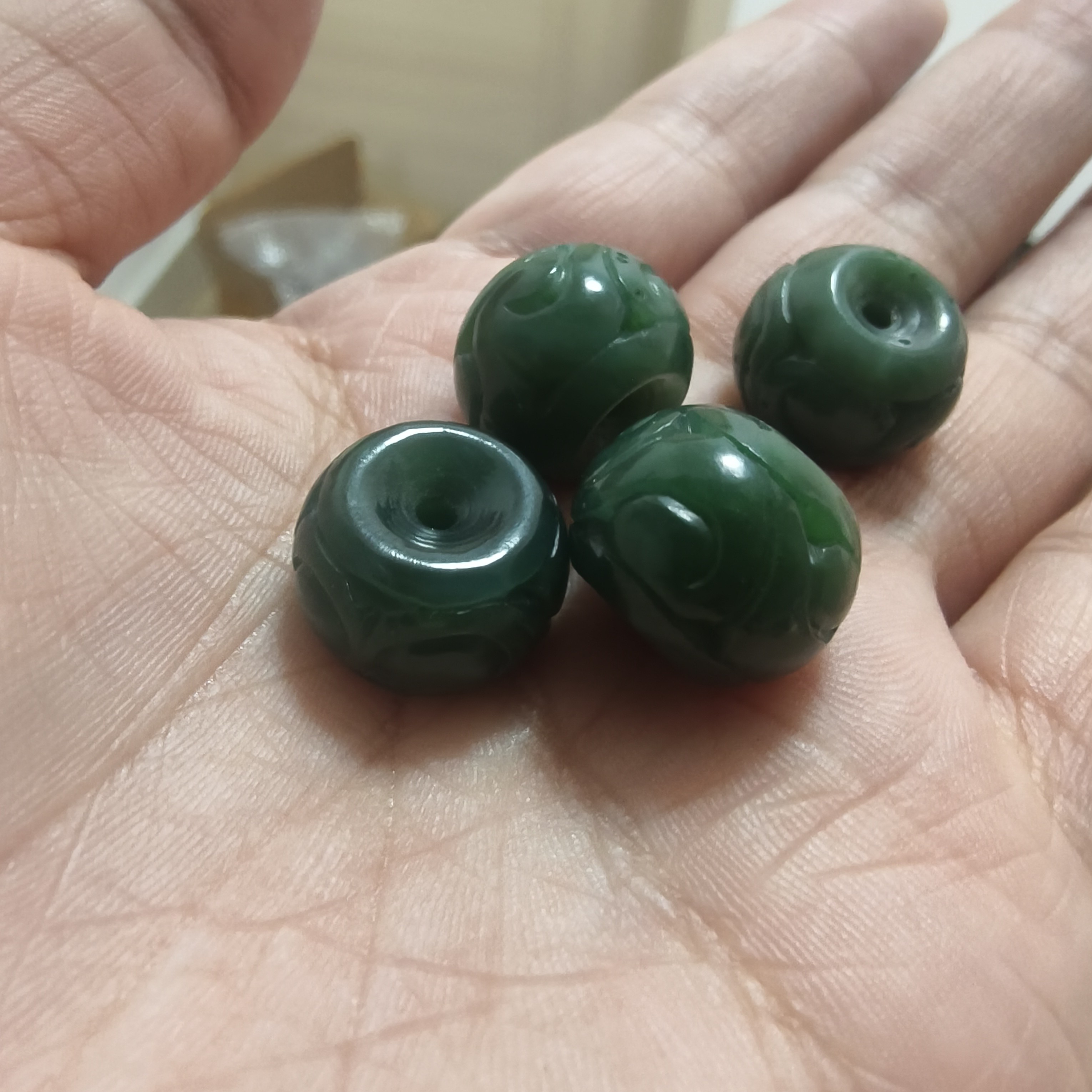 天然和田玉碧玉回纹珠带证书默认瑕疵随机发货卡16*10左右