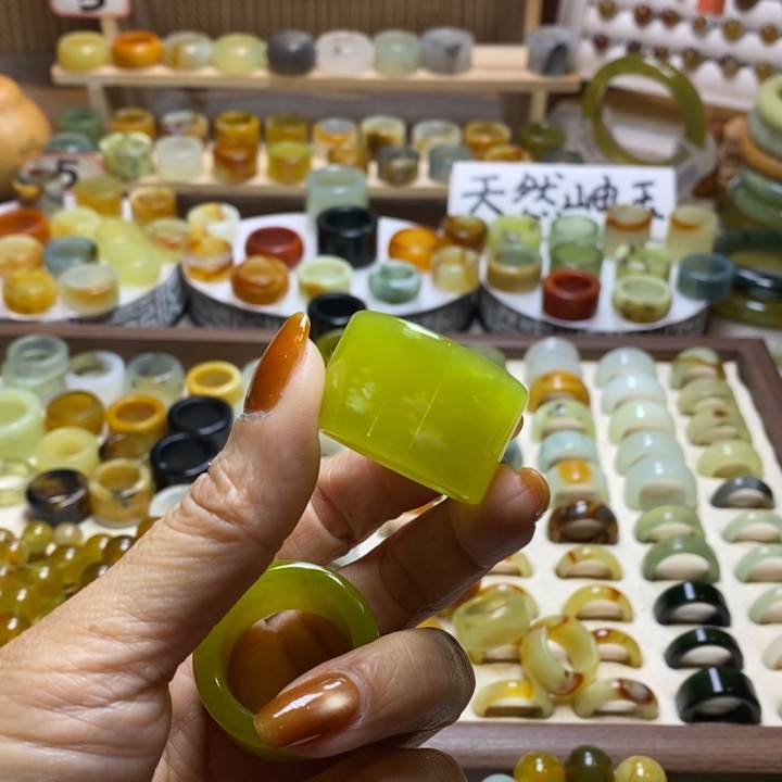 思***空岫玉未镶嵌戒圈岫玉精品指环