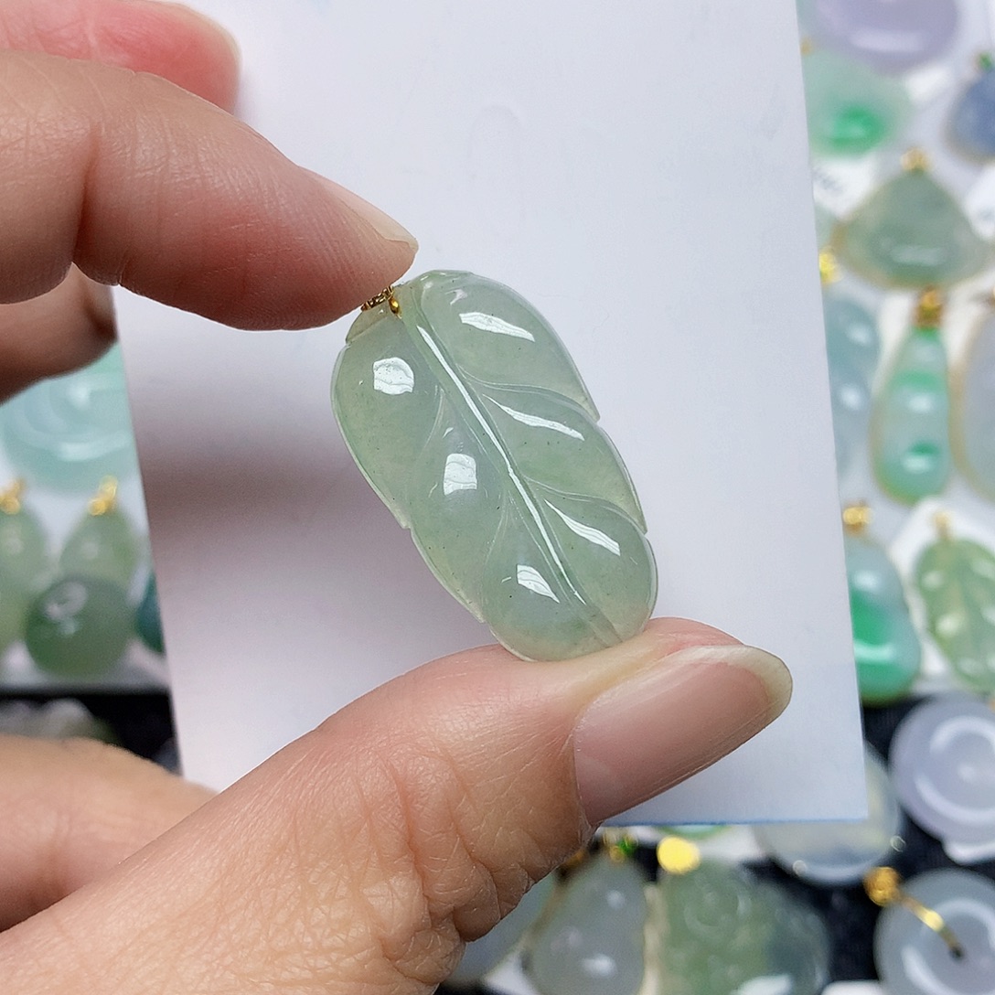 翡翠18K金镶嵌颈饰366899