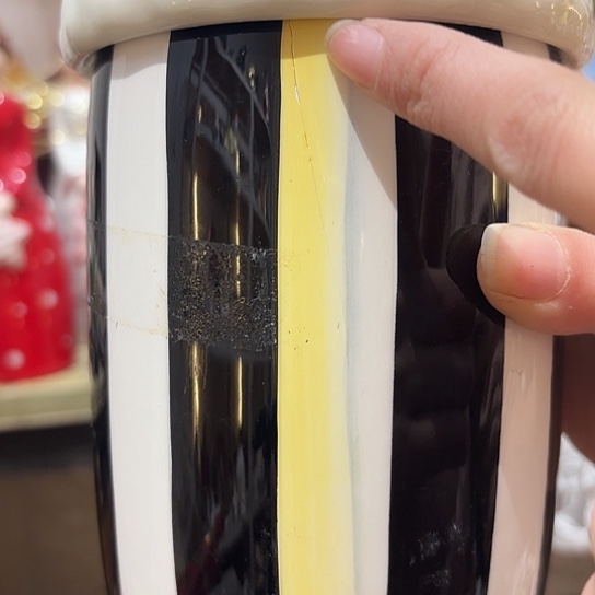 薛***Y摆件外贸尾单微瑕，介意慎拍