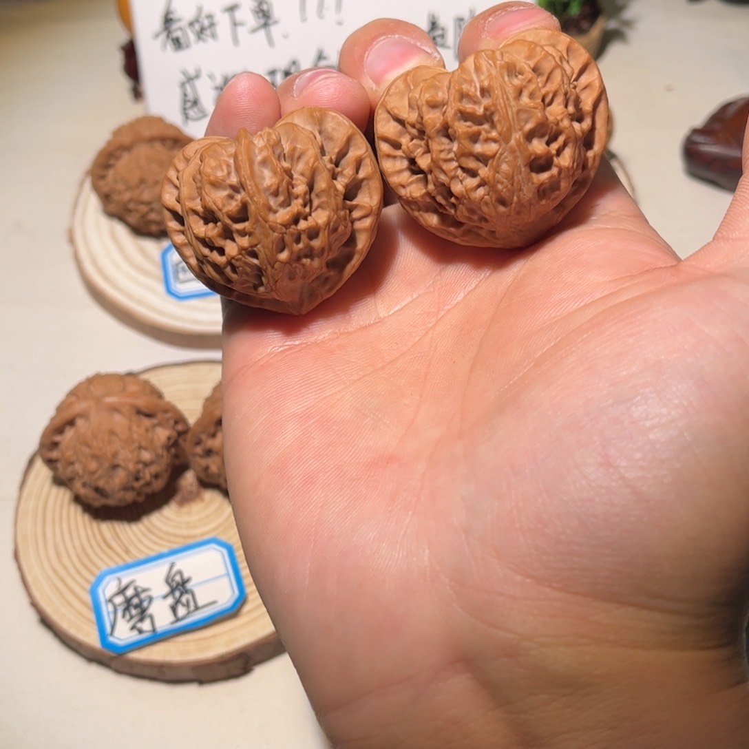 文玩核桃把件宫灯 42 43尖部夹心黄