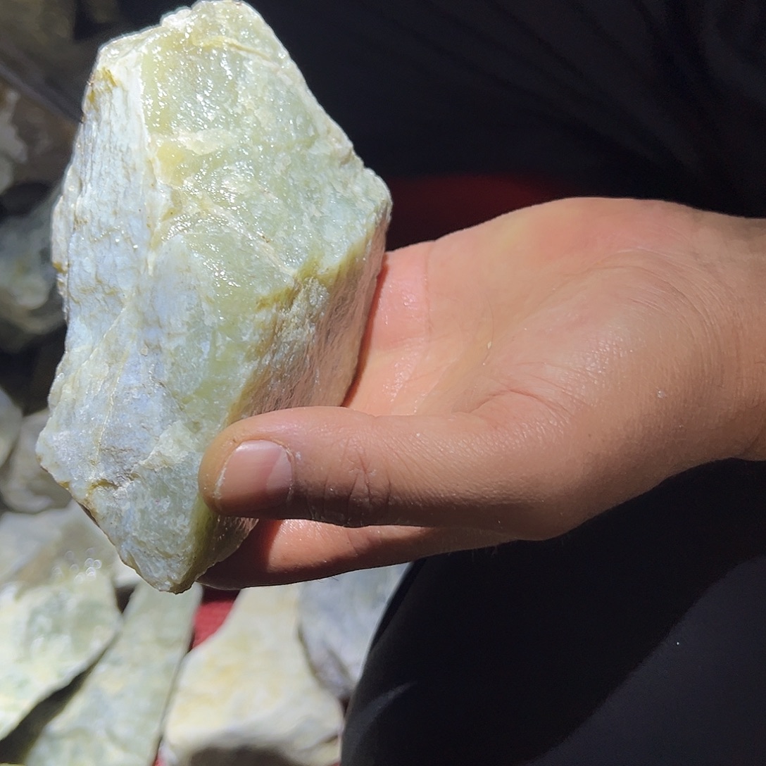 和田玉（糖玉）未镶嵌手镯