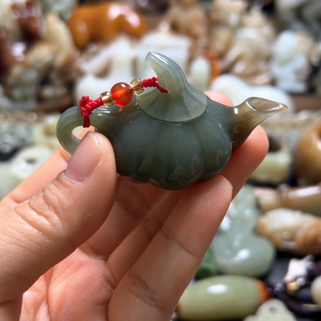 和田玉（糖玉）颈饰未镶嵌