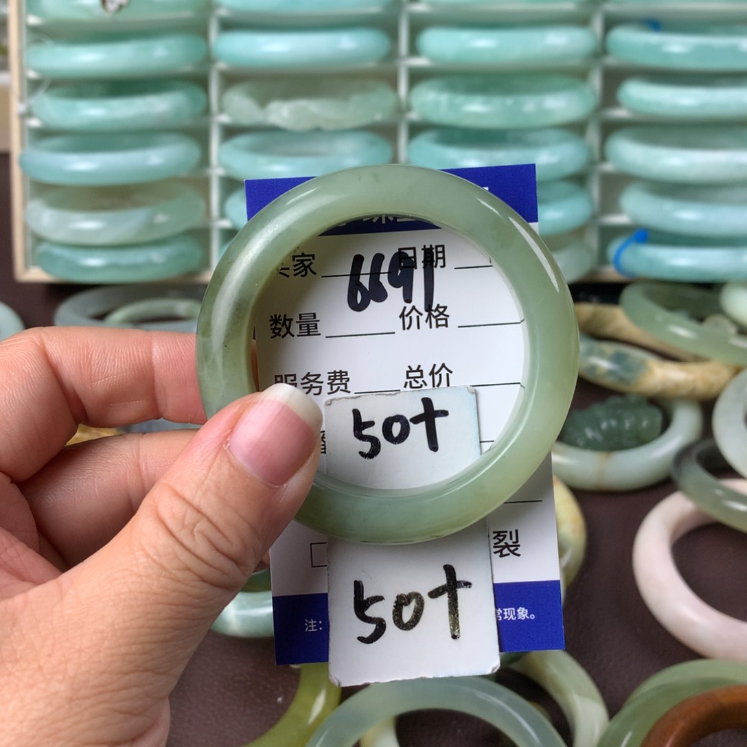 蛇纹石玉手镯未镶嵌6691