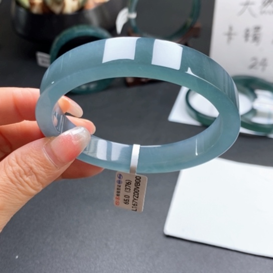 翡翠手镯未镶嵌64尺寸