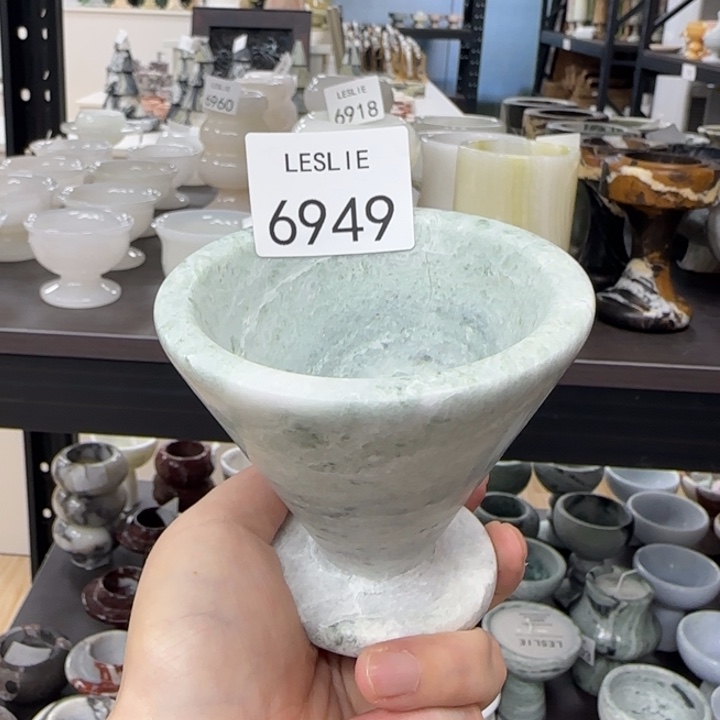 L。6949。。。。。。味道自选。 罐蜡