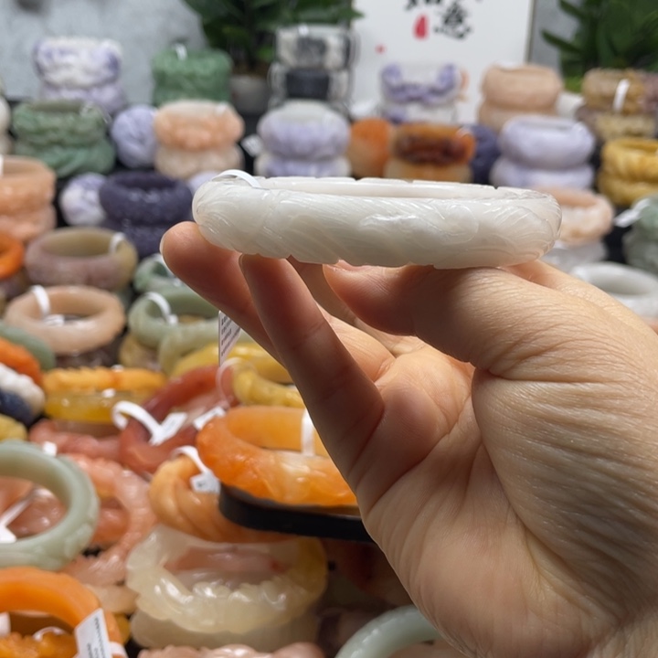 石英质玉未镶嵌手镯