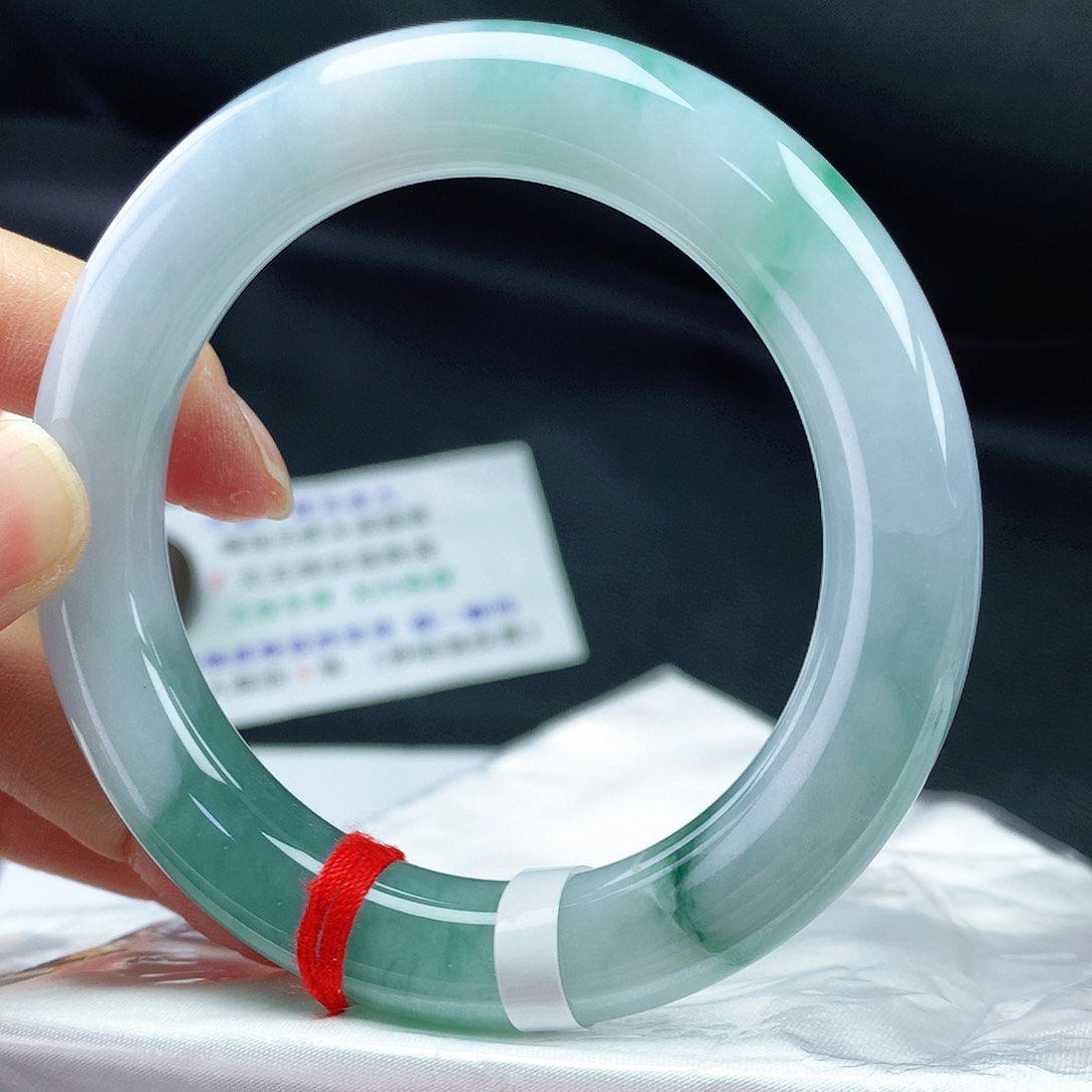 翡翠手镯未镶嵌57胖