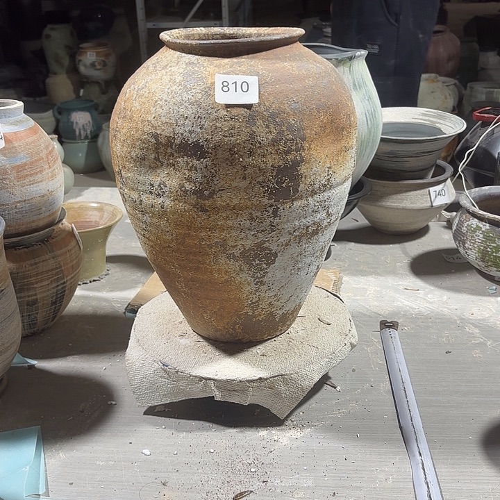 摆件陶高34，口12，无孔，810