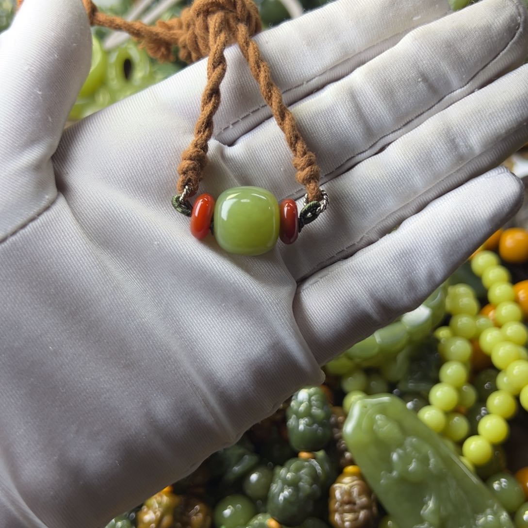 岫岩老玉（透闪石质玉）挂件未镶嵌