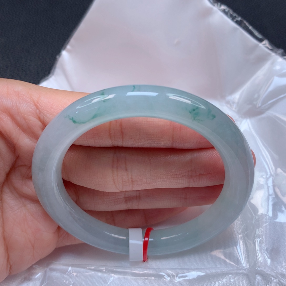 翡翠手镯未镶嵌天然