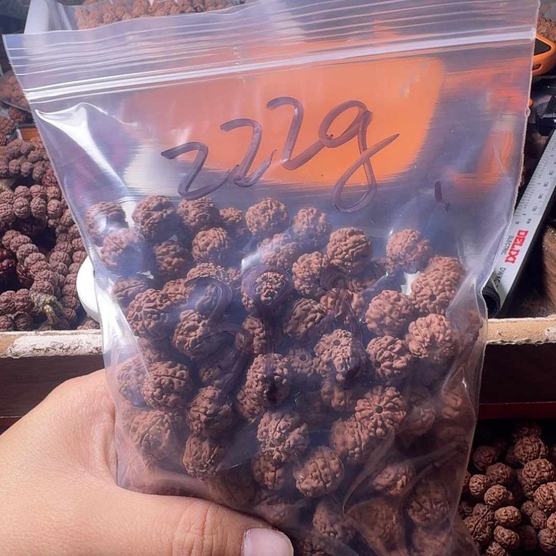 M***S吊坠金刚菩提222克黄身有瑕疵