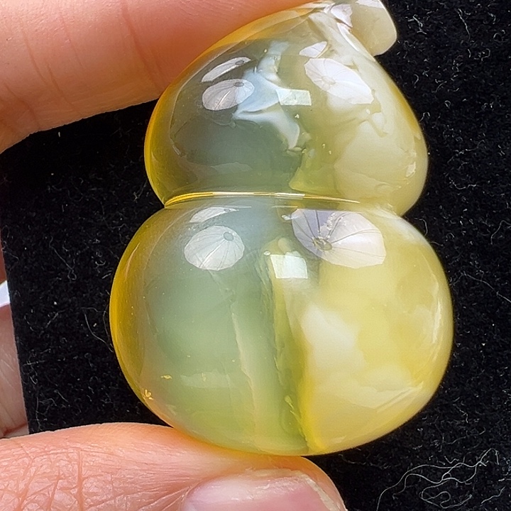 一***虎蜜蜡未镶嵌珠宝奇石